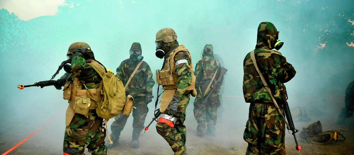 Ρώσος ΥΠΑΜ: «Αμερικανικές στρατιωτικές εταιρείες ετοιμάζουν προκλήσεις με χημικά στην Ουκρανία»